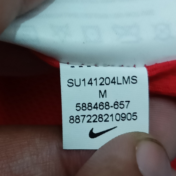 NIKE AUTHENTIC RED & WHITE SPORTS DRY FIT TSHIRT 👕 - Picture 6 of 6